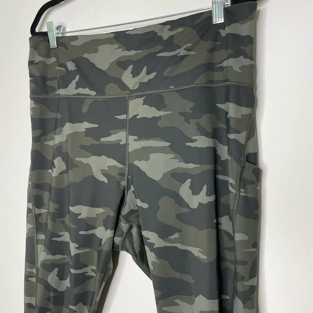 Athleta Ultimate 7/8 Tight in Camo Leggings 2X - Picture 4 of 8